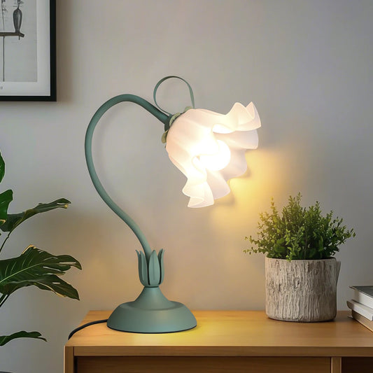 Hign-concerned Chemical Vintage Bedside Lamp Flower Design With E26 LED And Adjustable Direction