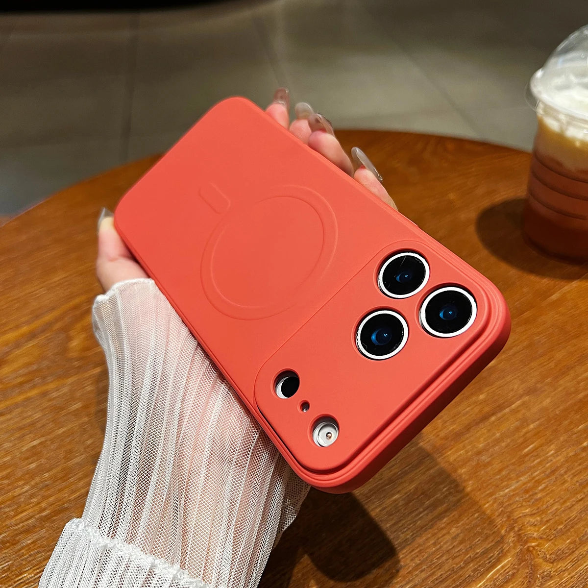 LICOERS Magnetic Liquid Silicone Case For iPhone 17 Pro