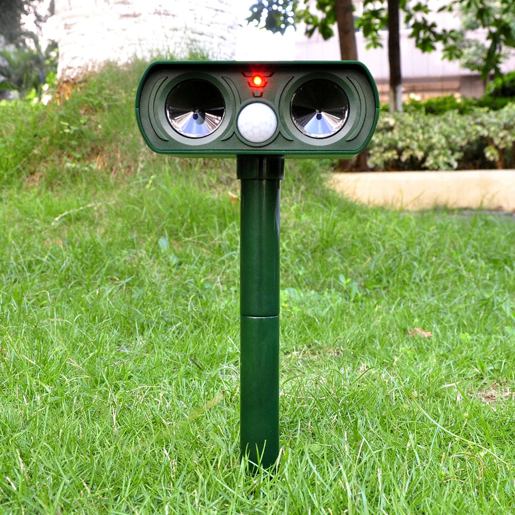 Hign-concerned Ultrasonic Solar Powered Animal Deterrent