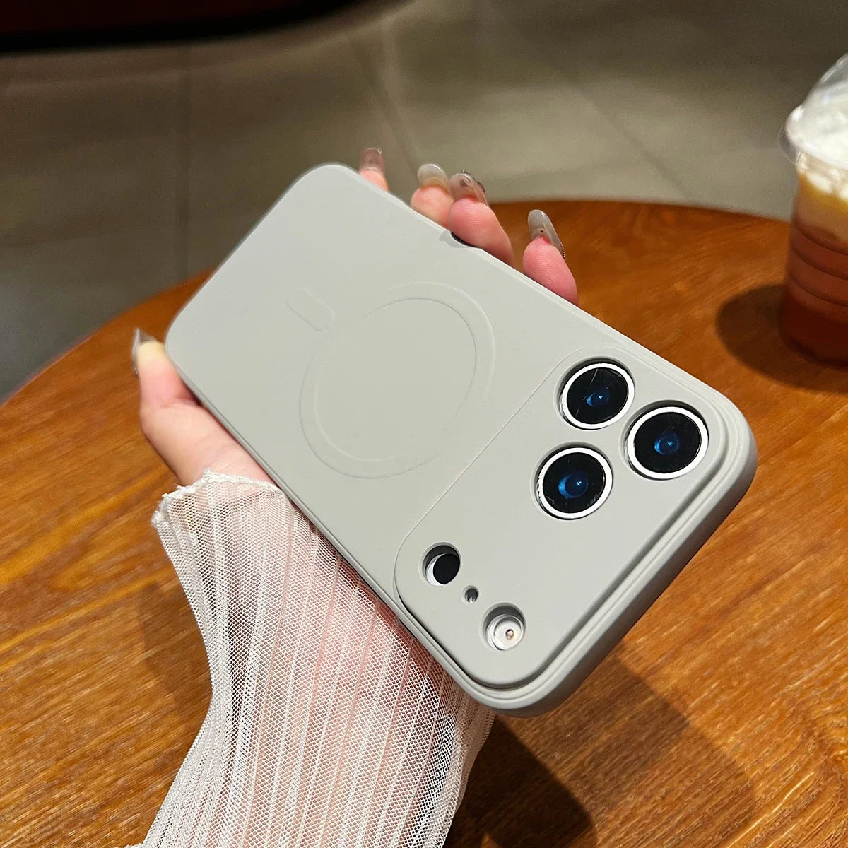 LICOERS Magnetic Liquid Silicone Case For iPhone 17 Pro