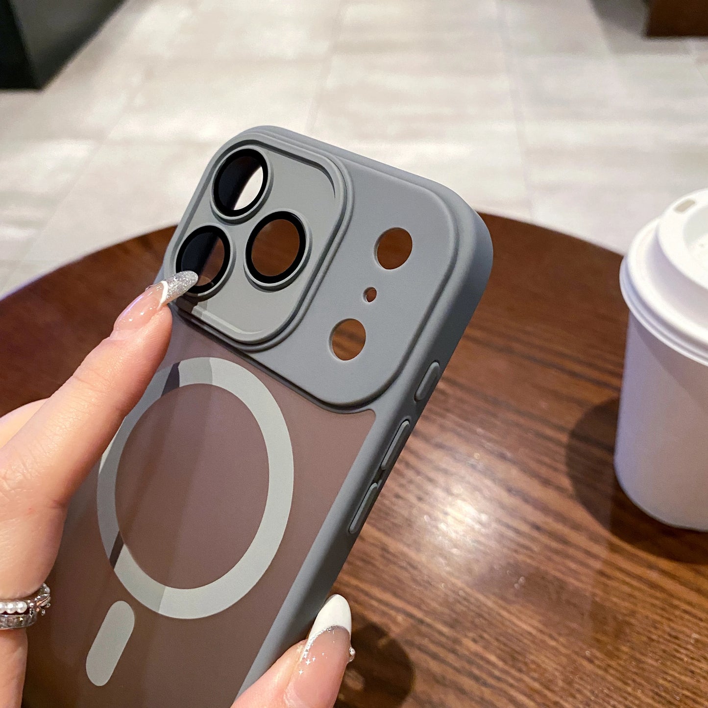 OENY Luxury Magnetic Wireless Case For iPhone 17 Pro Max