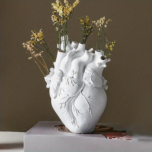 High-concerned Heart Vase Resin Sculpture for Home Decor