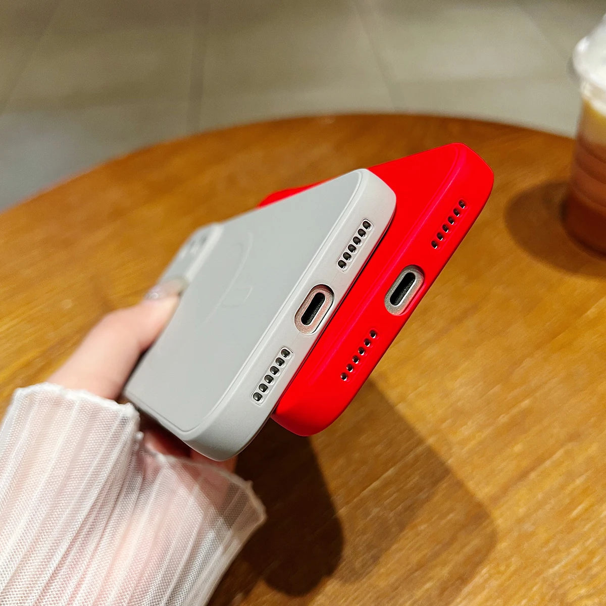 LICOERS Magnetic Liquid Silicone Case For iPhone 17 Pro