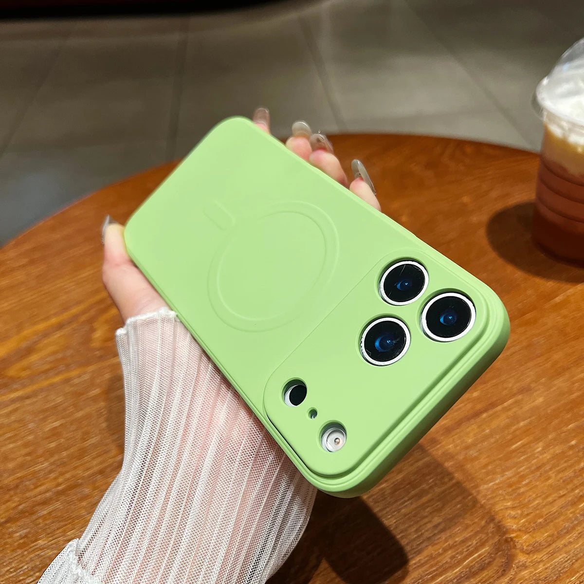 LICOERS Magnetic Liquid Silicone Case For iPhone 17 Pro