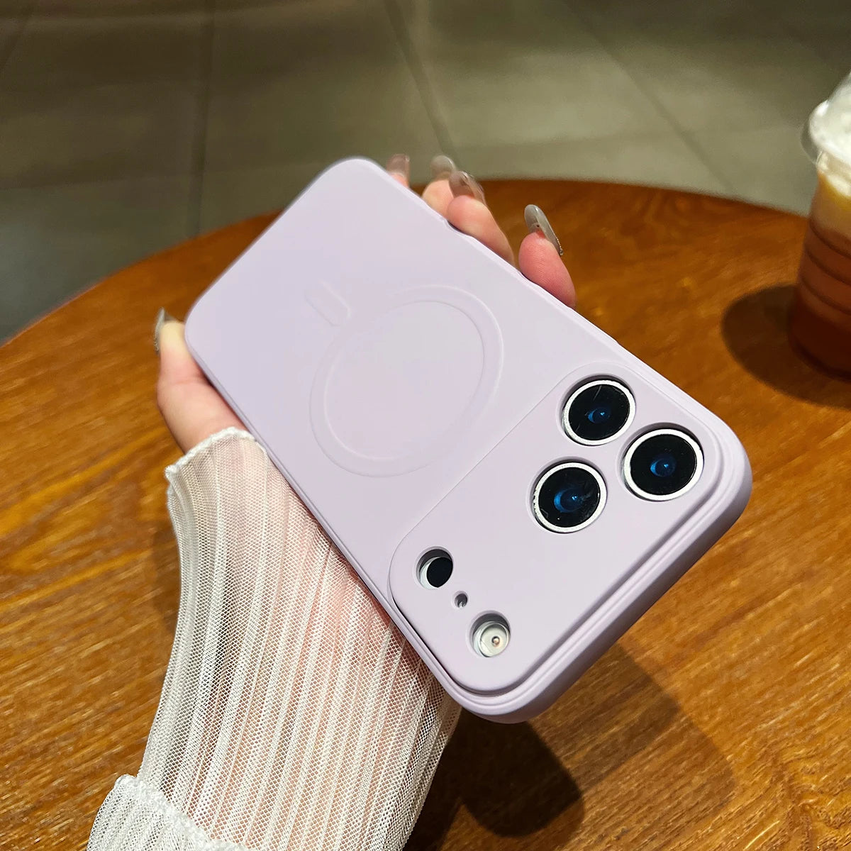 LICOERS Magnetic Liquid Silicone Case For iPhone 17 Pro